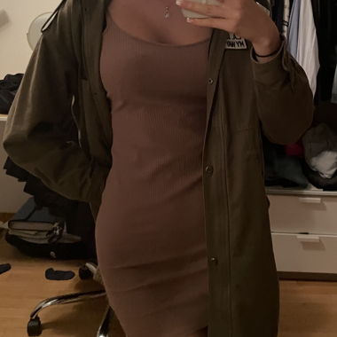 GUESS-Khaki-Mantel