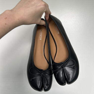 Black Ballet Flats