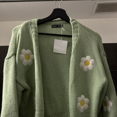 Green cardigan with flowers