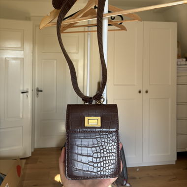 Sac bandoulière croco marron