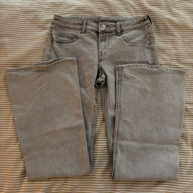 Low waist flare gray jeans
