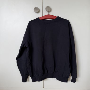 Dunkler Sweatshirt Pullover