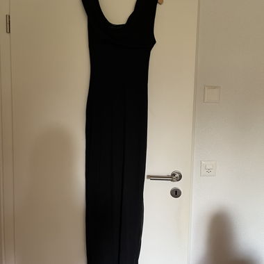 Black backless dress