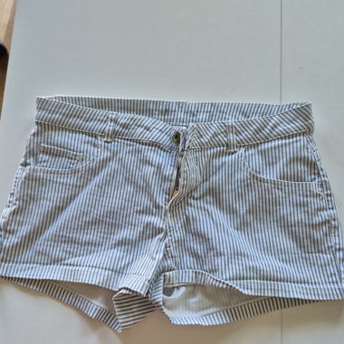 Pantaloncini a righe