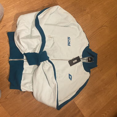 Cold culture zip sweater 