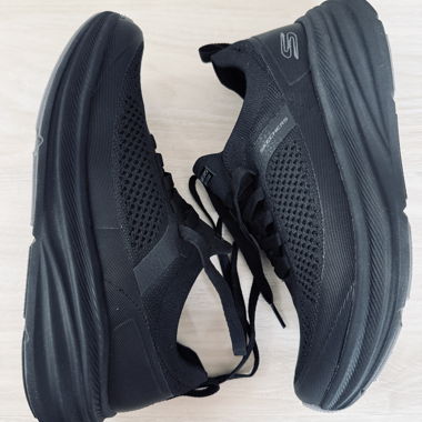 Brand New Skechers BOBS SKILLZ (Grösse 38)