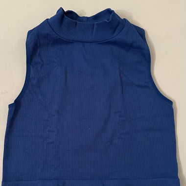 Blaues Top 