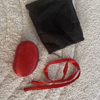 Pochette rouge Victoria Delef strass