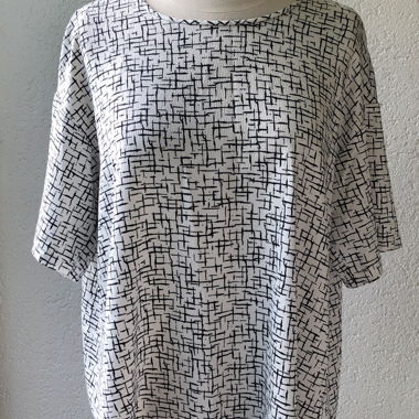 Blouse with black and white graphic print – size S