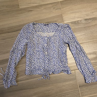 Blusa a maniche lunghe floreale
