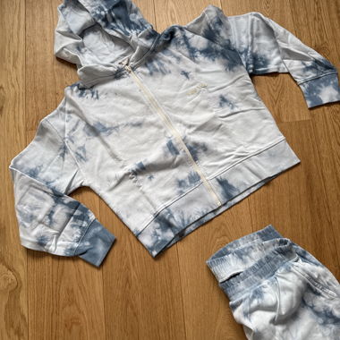 Kurzer Kapuzen-Sweat mit Reissverschluss blau Grösse XS C&A
