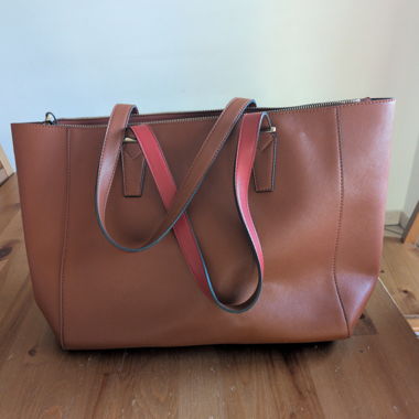 Borsa shopper marrone Guess 