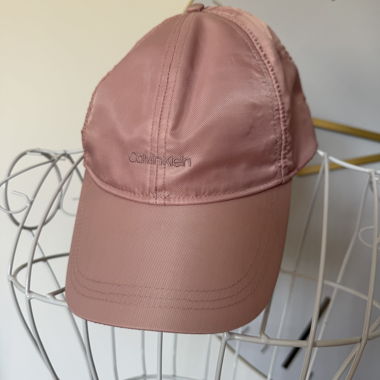 Calvin Klein Cap rosa
