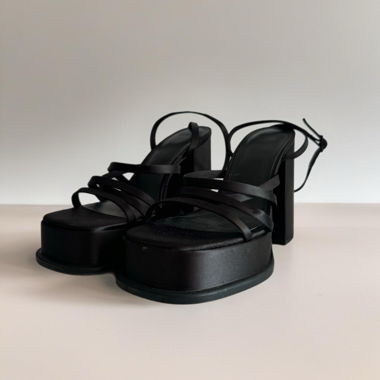 H&M, plateau sandalen