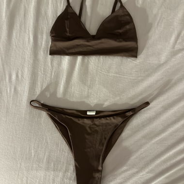 Ensemble de bikini brun