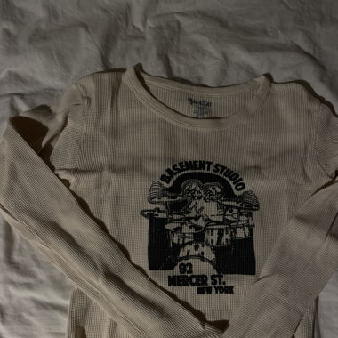 Brandy Melville shirt