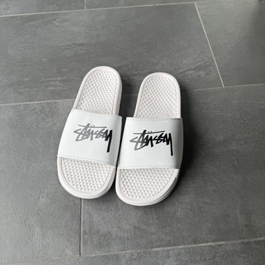 Claquettes Nike x Stussy