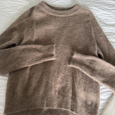 Beiger flauschiger Strickpullover Zara