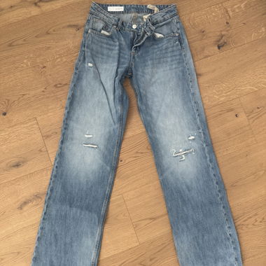 Zara Distressed Jeans EU 34
