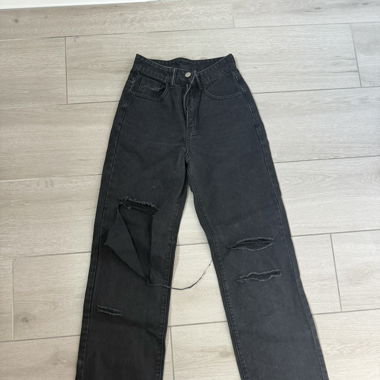 jeans à trous noir 