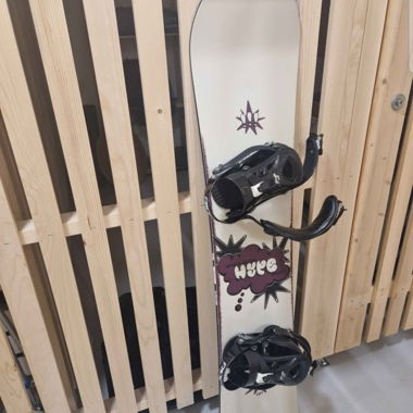Snowboard Rome Hype 151 con attacchi