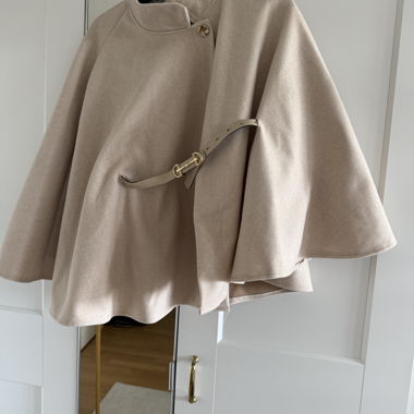 Beige mid-season cape