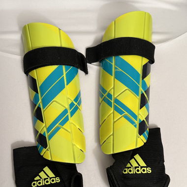 Adidas Schienbeinschoner (Kinder)
