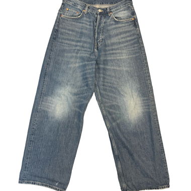 Wide-Leg Jeans