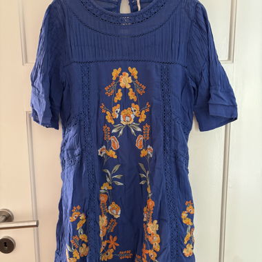 Robe courte type tunique brodée bleu