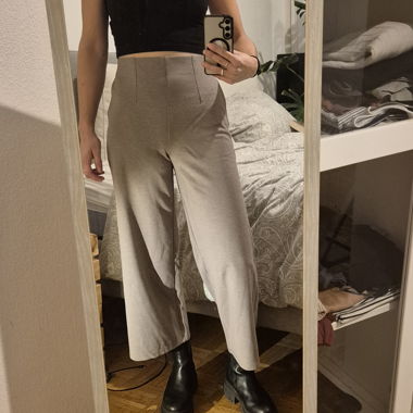 Weiche graue Winterhosen
