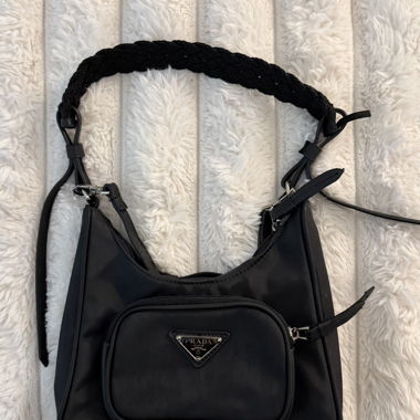 Sac à main noir style designer