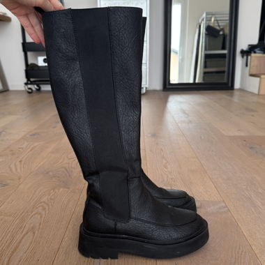 Bottes noires classiques