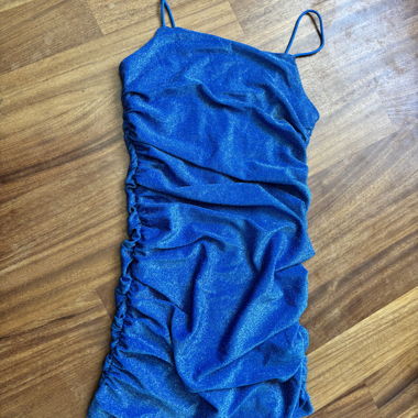 Kurzes glitzerkleid