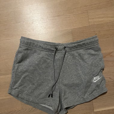 Kurze Nike Hose