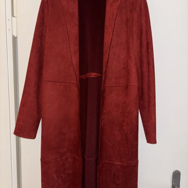 Zara Mantel Bordeaux