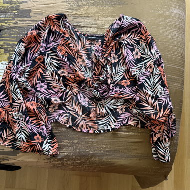 Kurzes Blumenoberteil Tally Weijl