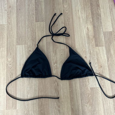 Top bikini a triangolo nero