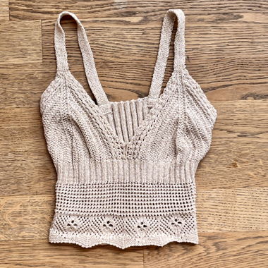 Carino top estivo lavorato a maglia beige con oro