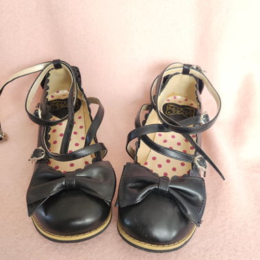 Mary Janes mit Schleifchen