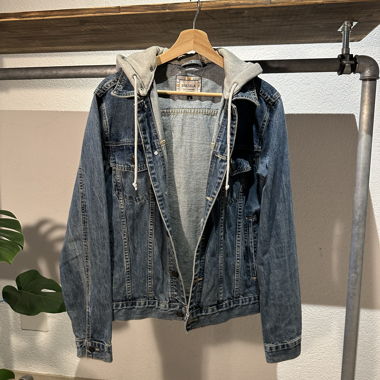Veste en jean avec capuche