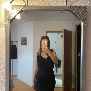 Kleines schwarzes Kleid