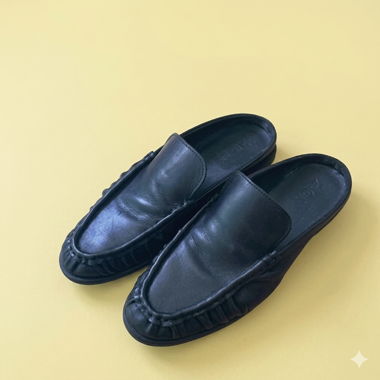 Mocassins en cuir noir à enfiler