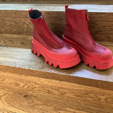 Rote Plateau-Stiefeletten