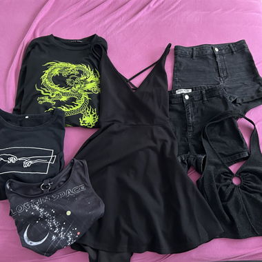 BLACK SET BOX