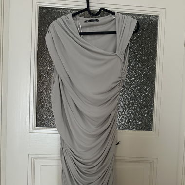 Robe beige Zara
