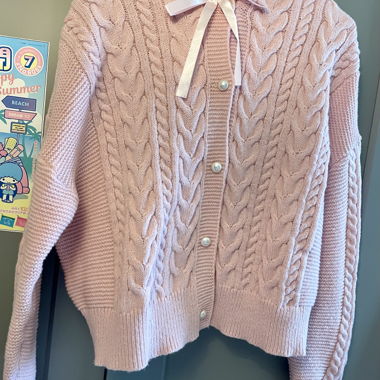 Rosa Kapuzen-Strickcardigan