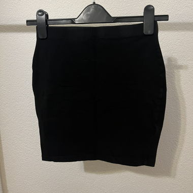 Mini-jupe noire Zalando, taille XS, chic!