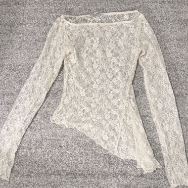 Cream-colored Lace Long-Sleeve Top