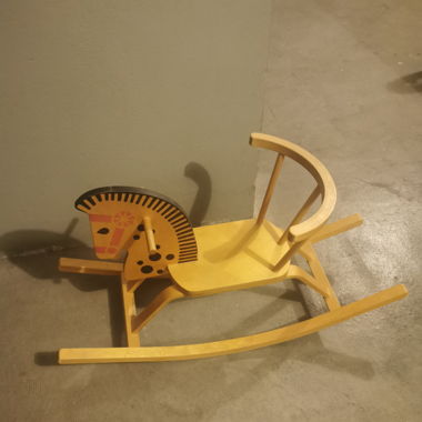 Cheval balançoire en bois 
