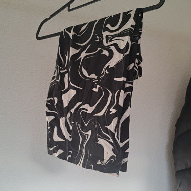 Shorts à motif noir et blanc